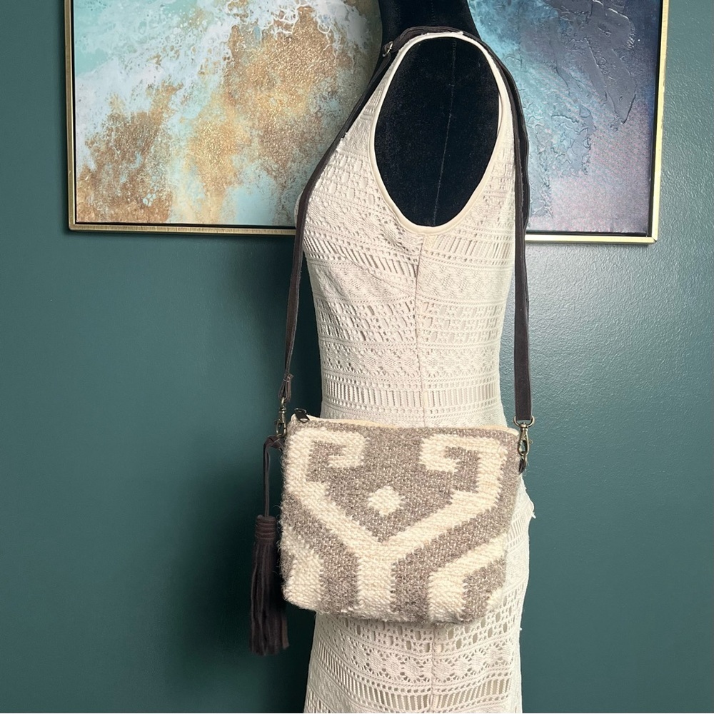 Woven Gray & Cream Crossbody Bag with Tassel - Picture 11 of 12
